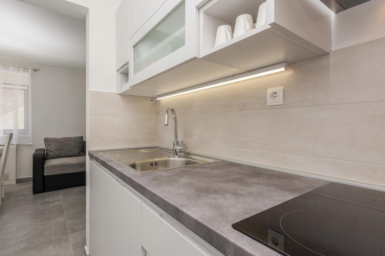 Apartmani Mustaca Dvori Privlaka  Exterior photo