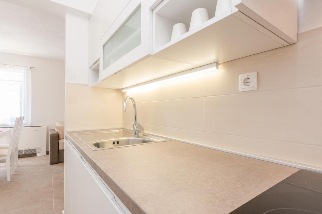 Apartmani Mustaca Dvori Privlaka  Exterior photo