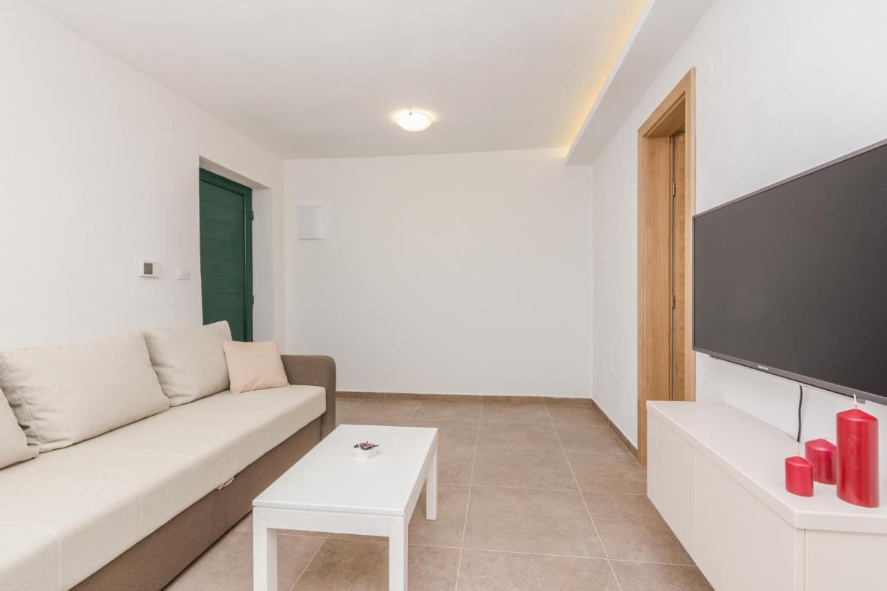 Apartmani Mustaca Dvori Privlaka  Exterior photo