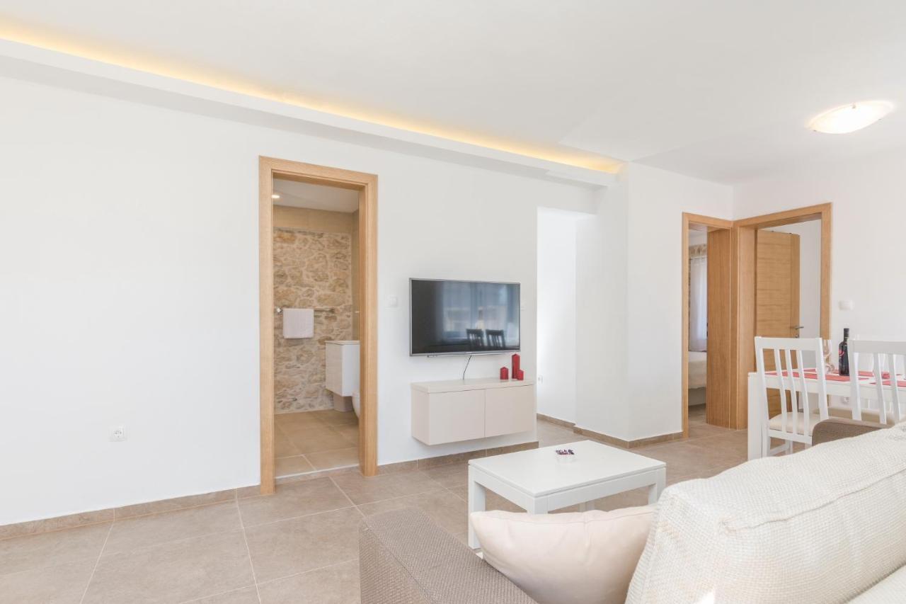 Apartmani Mustaca Dvori Privlaka  Exterior photo